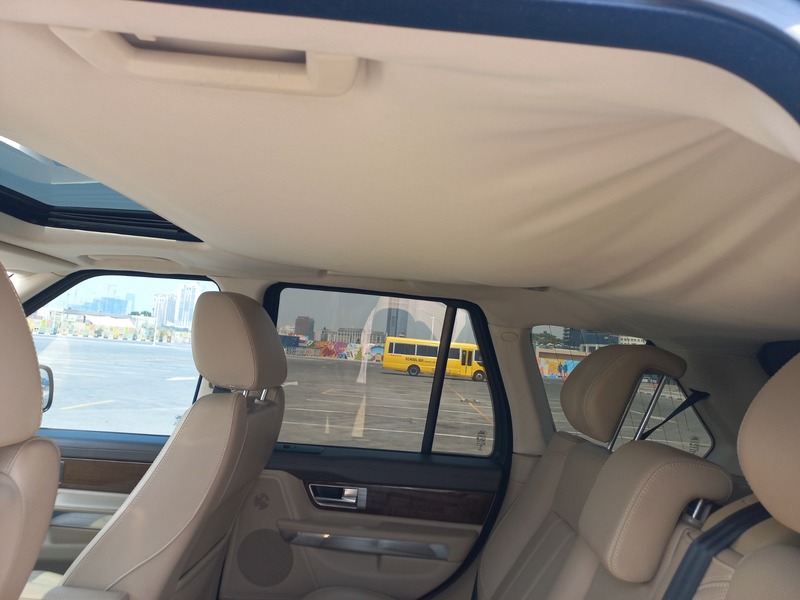 Used 2013 Range Rover HSE for sale in Dubai